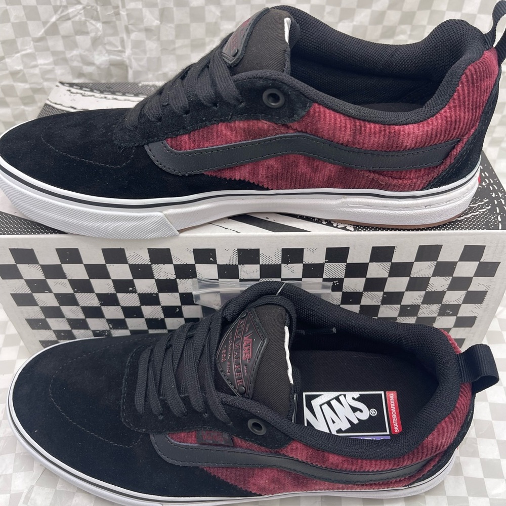 Vans WMNS Kyle Walker
Corduroy Tie-Dye/Black/White Sneakers 
VN0A5JIEX4C - Picture 4 of 16